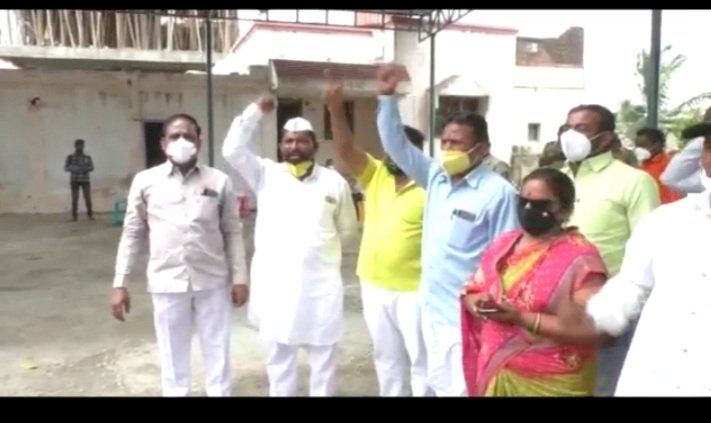 संघर्ष समितीच्या आंदोलनाला यश शिवसेनेचे आ शहाजीबापू पाटील यांचा पाठिंबा 