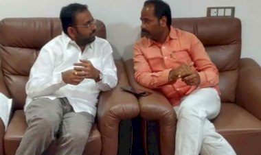 आ.भारतनानाच्या शिकवणुकीचे  भालके कुटुंबियांकडून तंतोतंत पालन सुरूच !  'शुभेच्छा'... असोत ना, 'सांत्वनपर'... भेट , अजूनही  व्यंकटराव भालके अन भगीरथदादा भालके  यांच्याकडून  मनापासून भेटीची परंपरा जपण्याचे कार्य मात्र जोमात सुरूच---