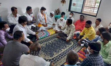 राज्यात ओबीसींवरील अन्याय विरोधात  आता लढा उभारणार* --------------------------------- *आ. गोपीचंद पडळकर यांची घोषणा* ---------------  ----------------- *पंढरपूर शहरातून दिवसभर गाड्यांचा ताफा अन घोंगडी बैठका यामुळे ओबीसी वर्गाला मिळाले मोठे बळ* 