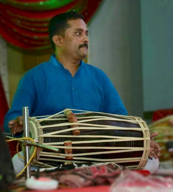 *मंगळवेढा राज्यस्तरीय संगीत संमेलनात भक्तीसंगीत सत्राच्या अध्यक्षपदी पखवाजवादक ज्ञानेश्वर दुधाणे* *शास्त्रीय संगीत सत्राचे अध्यक्ष डॉ. प्रसाद कुलकर्णी*