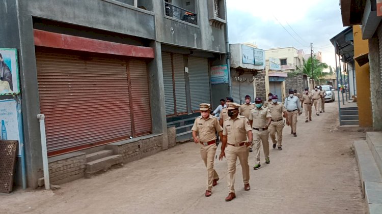 *करकब पोलिसांचे गावातील विविध भागातून परेड*!