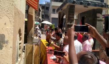 *श्री संत नामदेव पायरीचे काँग्रेसकडून शुद्धीकरण* 