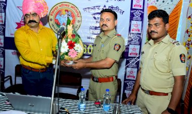 *करकंब येथे सोलापूर जिल्हा ग्रामीण पोलीस दल व जिल्हा परिषद सोलापूर यांचा संयुक्त उपक्रम *.  * करकंब पोलीस ठाण्याच्या वतीने ग्राम सुरक्षा यंत्रणा कार्यक्रम संपन्न.*