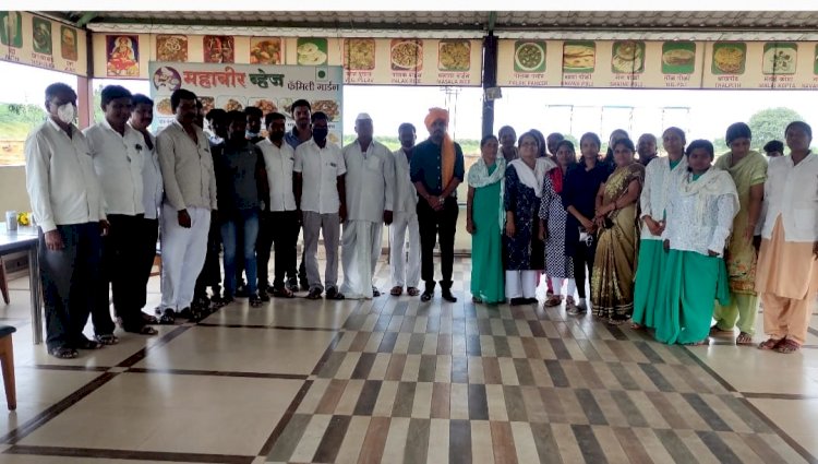 *उच्चांकी लसीकरणाबद्दल वैदकिय अधीक्षक व आशा स्वयंसेविका यांचा सन्मान*.