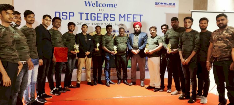 *DVP समूहाच्या समृद्धी ट्रॅक्टर्सला "सोनालिका ट्रॅक्टर सेल" अवॉर्ड प्राप्त* *महाराष्ट्रात प्रथम क्रमांक पटकावत मिळवले अवॉर्ड*