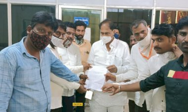 *तो पुल बनला मृत्यूचा सापळा.*!.,    *ग्रामस्थांनी दिले आ बबनदादा शिंदे यांना निवेदन*