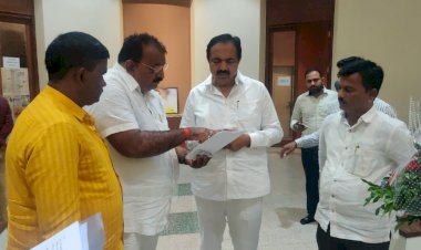 *राष्ट्रवादीचे प्रदेशाध्यक्ष ना. जयंत पाटील यांचेकडून उद्योग व व्यापार विभाग संघटन बांधणीचे केले कौतुक*!  *प्रदेशाध्यक्ष नागेश फाटे यांच्या राज्यव्यापी दौऱ्याचा अहवाल सादर करताच मिळाली शाबासकीचीच थाप*!