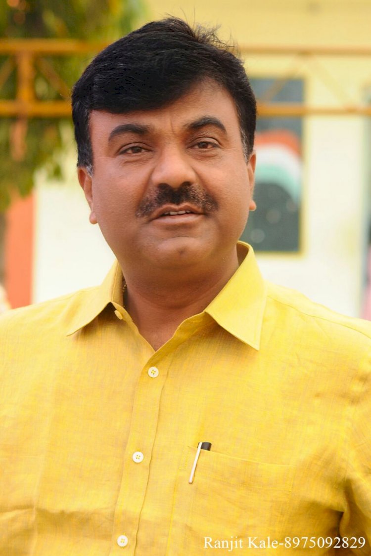 *सहकार शिरोमणी* वसंतराव काळे सहकारी साखर कारखान्याचे ऊस पुरवठादार व ऊस वाहतूकदार यांच्या मागणीप्रमाणे *मा.संचालक मंडळात दराचे धोरण निश्चित.* :*चेअरमन, कल्याणराव काळे*