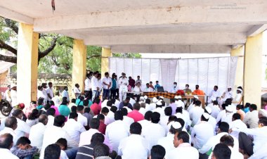 *ग्रामीण भागाच्या विकासासाठी कायम कटिबद्ध-आमदार बबनदादा शिंदे*  *कान्हापुरी उंबरे येथे विविध विकास कामाचे आमदार शिंदे यांच्या हस्ते उद्घाटन*  *भावी आमदार रणजीत सिंह शिंदे यांनीही कान्हापुरी उंबरे जळवली येथे केला विविध विकास कामांच्या उद्घाटनाचा शुभारंभ*  *भविष्यात ग्रामीण भागासाठी निधी उपलब्ध करून देणार*