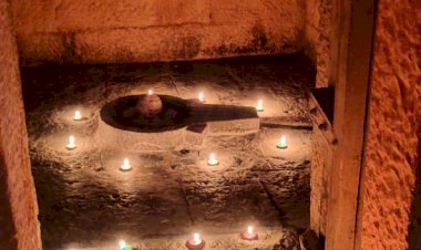 *करकंब येथील महाराष्ट्र नवनिर्माण सेना व शिवप्रतिष्ठान हिंदुस्तान यांच्या विद्यमाने दीप नवमी उत्सव संपन्न*  *अंधारातून प्रकाशाकडे नेणारा दिला संदेश*.