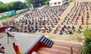*करकंब येथील रामभाऊ जोशी हायस्कूल येथे२६नोव्हेंबर "भारतीय संविधान दिन" साजरा*