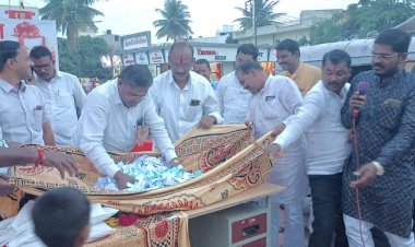 *मंगळवेढा येथील एस डी-मार्टची लकी ड्रा सोडत*  *पहिल्या बक्षिसाचे मानखरी ठरले गणेश फटे* *तीन हजार रुपयाच्या खरेदीवर ठेवले होते लकी ड्रॉ चे कूपन*