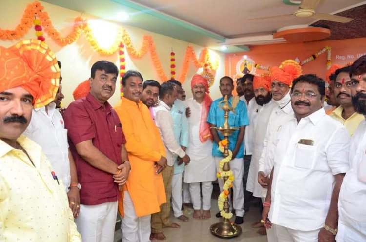 *पंढरपूर परिसरातील व्यवसाय करू इच्छिणाऱ्या सर्वांनाच मिळणार श्री विठाई अर्बन निधी बँकेचा आधार*   *पंढरीत मनसे नेते  दिलीप धोत्रे यांनी शिलेदारांच्या साथीने उभारली बँक*