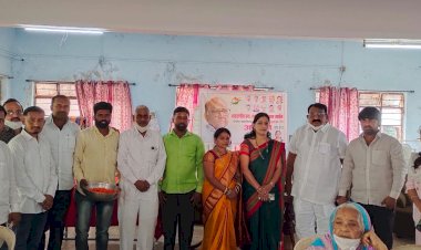 *राष्ट्रवादी किसान आघाडीच्या वतीने वृद्धाश्रम येथे निष्ठान भोजन*  *राष्ट्रीय नेते खा. शरदचंद्र पवार यांच्या वाढदिवसानिमित्त केले होते आयोजन*