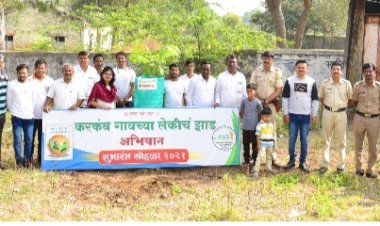 *करकंब गावच्या लेकीचं झाड अभियानातील दुसऱ्या टप्प्यातील ७५ झाडांच वृक्षारोपण .....!* *लेकीचे झाड चे संकल्पक व टीमला मान्यवरांनी दिल्या  शुभेच्छा* *करकंब पत्रकार संघ व करकंब पोलीस स्टेशन, तसेच लेकीच्या हस्ते केले वृक्षारोपण* *पोलीस उपनिरीक्षक महेश मुंडे यांनी यापूर्वी वृक्षारोपण करून जोपासण्याचा केला गौरव*