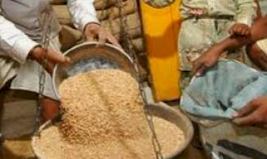 *गार्डी येथील रेशन दुकानदाराने फासला अन्न सुरक्षा कायद्यास हरताळ*  *अन्न सुरक्षा यादीतील अपात्र लोकांची माहिती देण्यास जाणूनबुजून टाळलं* *चौकशी करून कारवाईची आर. आर. पाटील लोकविकास प्रतिष्ठानची मागणी*