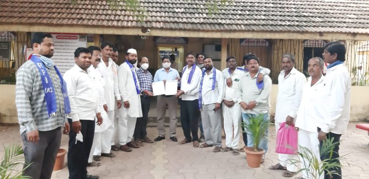 *पुनर्वसन विभागाच्या अधिकारी आणि दलालांच्या विरोधात आता पंढरपुरात 'हलगी नाद'*  *आरपीआय, भाजपा युतीकडून ८ डिसेंबर रोजी पंढरपूर तहसीलसमोर निदर्शने आणि हलगी नाद आंदोलन*