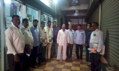 *करकंब येथील लोकमंगल नागरी सहकारी पतसंस्था जपते सामाजिक बांधिलकी....!*  * पत्रकार दिनी पत्रकारचाही केला सन्मान*