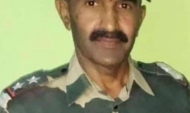 *देश सेवेला सीमा नाही.... सेवेतून  सुट्टी मिळाली... घराची ओढ लागली.... आणि मध्येच हृदयविकाराने सीमा सुरक्षा दलाचे सब इन्स्पेक्टर चंद्रकांत उर्फ बाळासाहेब माळी (शिंदे) यांना आले वीरमरण....!*  *करकंब गावचे देशभक्त चंद्रकांत उर्फ बाळासाहेब माळी होते रहिवासी.*