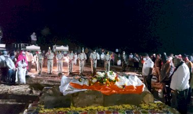 *करकंब येथील बीएसएफचा जवान चंद्रकांत उर्फ बाळासाहेब माळी यांचेवर शासकीय इतमामात अंत्यसंस्कार*