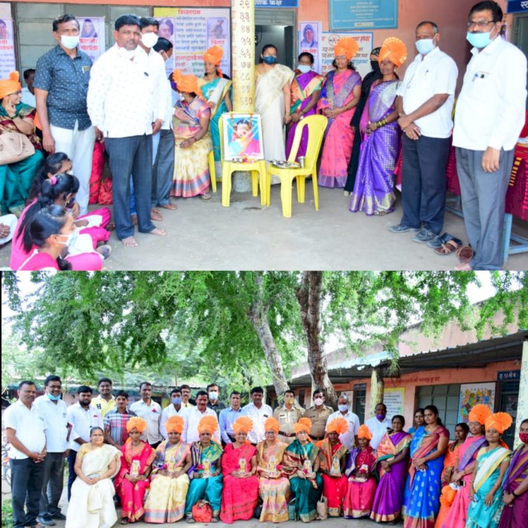 *करकंब येथे विविध संस्था आणि सामाजिक संघटनेचे वतीने क्रांतीज्योती  सावित्रीबाई फुले जयंती साजरी*  *परिसरातील महिलांचा हिरकणी पुरस्कार देवून सन्मानही केला*