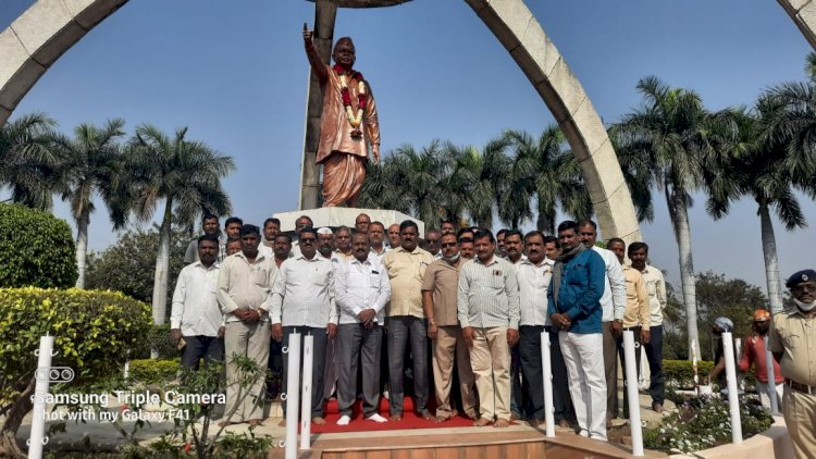 *संस्थापक, सहकार शिरोमणी स्व्.वसंतराव(दादा) काळे याची 78 वी जयंती कारखाना कार्यस्थळावर साजरी..*