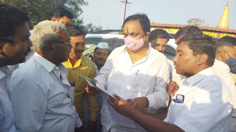 *करकंब च्या गाव तळ्यात पाणी सोडण्याचा प्रश्न मार्गी लावू*  *पाटबंधारे मंत्री जयंत पाटील यांचे आश्वासन* *राष्ट्रवादीचे जिल्हा संघटक नरहरी देशमुख यांनी सादर केली माहिती*