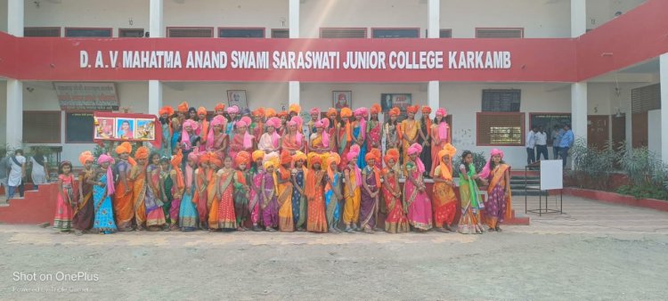 *करकंब येथील रामभाऊजोशी हायस्कूल येथे जागतिक महिला दिन उत्साहाने साजरा*  *स्काऊट गाईड च्या विद्यार्थ्यांनी केले संपूर्ण कार्यक्रमाचे सूत्रसंचालन*