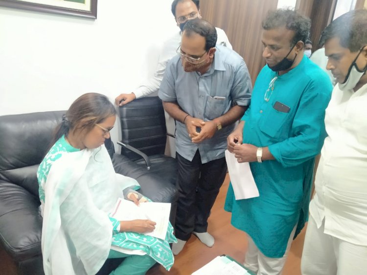 *इंग्रजी शाळा संघटनेच्या आंदोलनला यश.*   *लवकरच मागण्या मान्य करण्याचे शिक्षण मंत्र्यांचे आश्वासन