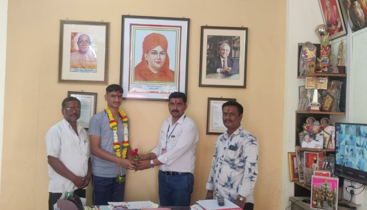 *डी.ए.व्ही चा विद्यार्थी विवेक विष्णू फडके यांची MBBSसाठी निवड*  *करकंब येथील डी.ए.व्ही शैक्षणिक संकुलाच्या गुणवत्तेत आणखीन एक मानाचा तुरा....*