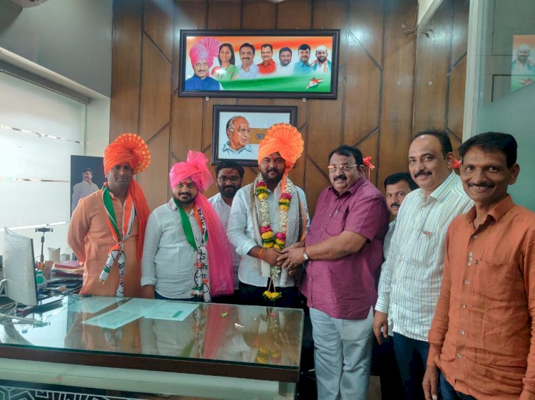 *पंढरीत  राष्ट्रवादीचे दोन प्रदेशाध्यक्षांची झाली भेट*  *राष्ट्रवादी विद्यार्थी काँग्रेस प्रदेशाध्यक्ष  सुनील गव्हाणे यांची उद्योग व व्यापार विभागाचे प्रदेशाध्यक्ष  नागेश फाटे यांचे  कार्यालयास सदिच्छा भेट* 