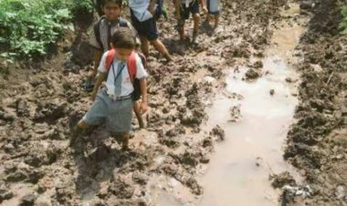 *करकंब चा कागदावरच विकास.... गाव मात्र भकास.....!*  *हाच आमचा करकंब चा विकास.*