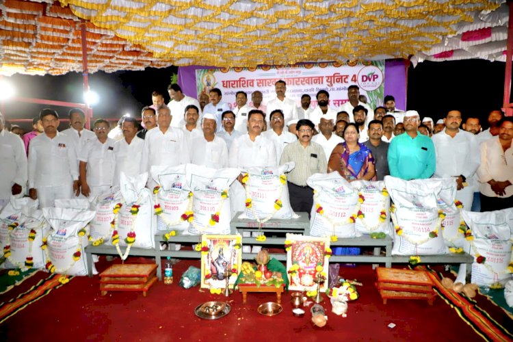 *अभिजीत पाटील हे साखर उद्योगातील जादूगार:- साखर आयुक्त शेखर गायकवाड* *सांगोला साखर कारखान्याचे ३लाख १हजार १११ पोती पूजन साखर आयुक्तांच्या शुभहस्ते संपन्न*