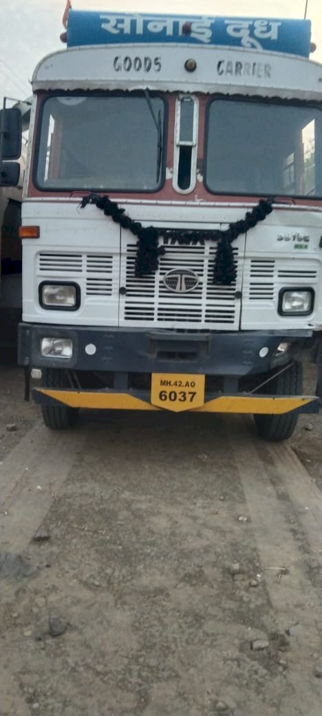 *करकंब- पंढरपूर रस्त्यावर दूध टँकरच्या धडकेत... वारकऱ्यांचा छोटा  हत्ती पलटी...!* *दोन वारकरी गंभीर जखमी तर अन्य वारकऱ्यांवर उपचार सुरू*.