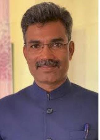 *पंढरपूरचे  प्रांताधिकारी गजानन गुरव यांची वर्षपूर्तीकडे यशस्वी वाटचाल सुरू*  *कामाचा उरक असणारे अधिकारी असल्यानेच त्यांच्याकडे जोखमीचे अनेक पदभार*  *सर्वच कार्यालयात आपला वचक ठेवूनच कामकाजात गती*