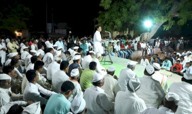 कोर्टी व भंडीशेगाव बैठक *विठ्ठल परिवारातील एकाही माणसाला उघडं पडू देणार नाही.:- अभिजीत पाटील* *कोर्टी व भंडीशेगाव बैठकीत शेतकरी सभासदांचा दांडगा प्रतिसाद*  