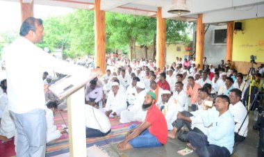 *२५वर्षाचा विठ्ठल परिवार संपवण्याची सुपारी आहे*   *विठ्ठलचे विद्यमान संचालकसमाधान काळेयांचा विरोधकांवर आरोप*