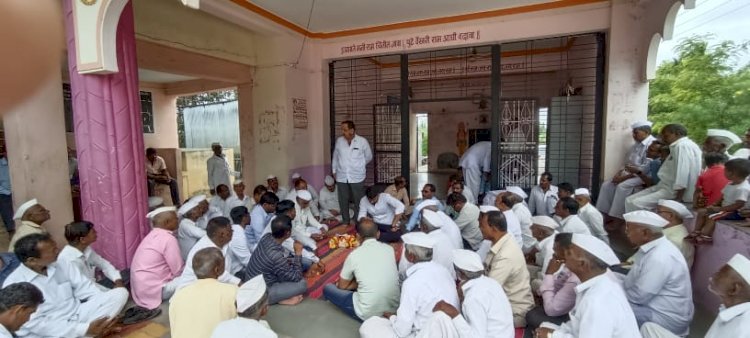 ..  *बाजारपेठ फुलवू .. अन सोन्याचा धुरही काढू *...  *युवराज पाटील यांचे एकवेळ संधी देण्यासाठी सभासदांना साकडे*