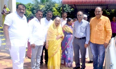 *ना.अजित पवार यांच्या मातोश्रींची नागेश फाटे यांच्या निवासस्थानी भेट*