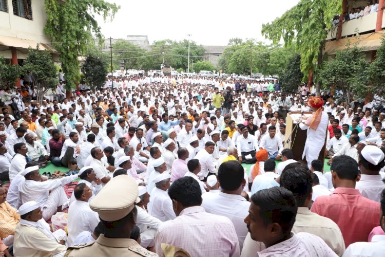 *माझ्या राजकारणाचा भार विठ्ठलवर पडणार नाही*  *चेअरमन अभिजीत पाटील यांनी दिले सर्वच निवडणुका लढविण्याच संकेत*