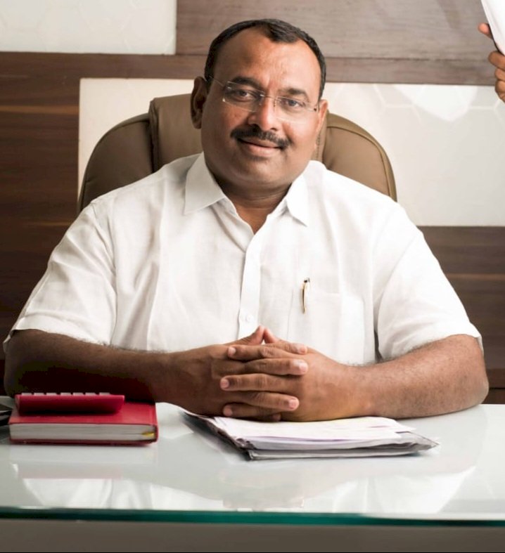 *मंगळवेढा तालुक्यातील पाण्यासाठी आ. समाधान  आवताडे  यांची  जोरदार फिल्डिंग*  *उजनी धरणातील अतिरिक्त पाणीसाठा मंगळवेढा तालुक्यातील गावांसाठी देण्याची केली मागणी*