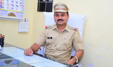 *राष्ट्रध्वज उभारणी करीता सहाय्यक पोलीस निरीक्षक निलेश तारू यांचे आवाहन.*