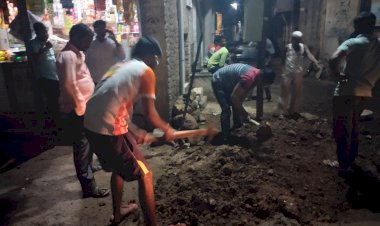 *करकंब च्या थोरली वेस येथील युवकांनी स्वातंत्र्य दिनानिमित्त तलाठी कार्यालयाजवळ केले परिश्रम....!*