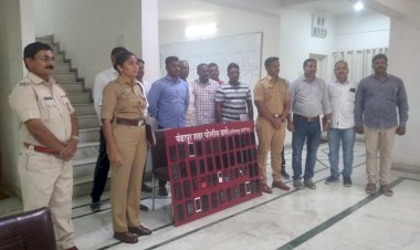 *पंढरपूर पोलिसांची दमदार कामगिरी*  * लाखो  रुपये किमतीचे मोबाईल चोरी करणाऱ्या दोन आरोपींना केले जेरबंद*  *जिल्हा पोलीस प्रमुख तेजस्विनी सातपुते यांची  पंढरपूर पोलिसांना शाबासकी * 