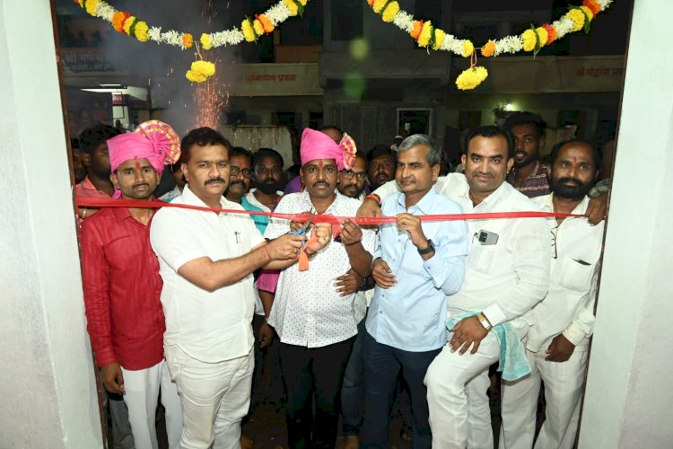 *नारायण चिंचोली येथे चेअरमन अभिजीत पाटील यांच्या हस्ते विठ्ठल परिवार संपर्क कार्यालयाचे  उद्घाटन*