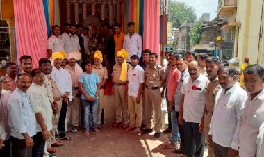 *शिवरत्न व शिवप्रेमी मंडळाने आगळा वेगळा उपक्रम राबवून सामाजिक बांधिलकी जोपासली-सहाय्यक पोलीस निरीक्षक निलेश तारू*   *शिवरत्न सामाजिक सांस्कृतिक बहुउद्देशीय संस्थेचा पोलीस तंदुरुस्त बंदोबस्त उपक्रम उत्साहात संपन्न.*