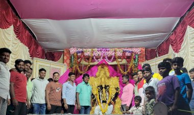 *समाजसेवक संजयबाबा ननवरे मित्र परिवारातर्फे  बालाजी गणेशोत्सव तरुण  मंडळाला ढोल ताशा भेट*  *नेहमीच मदतीचा हात देणाऱ्या संजयबाबाचे मंडळ कडून मानले आभार*