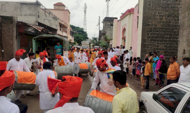 *करकंब मध्ये पर्युषण महापर्व उत्साहात संपन्न.*  *हाय.. हॅलो छोडो... जय जिनेन्द्र बोलो च्या महिलांच्या जयघोषाने करकंब परिसर दुमदुमला...!*