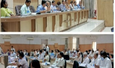 *केवळ पंढरपूर तालुक्यातीलच प्रस्ताव कसे ; सीईओनी थेट विचारले ; शेळकंदे यांच्या जबाबदारीवर विषय मंजूर.*  *करकंब, फुलचिंचोली, चळे यासह चार गावांसाठी गाळे बांधण्यासाठी दिला होता प्रस्ताव.*