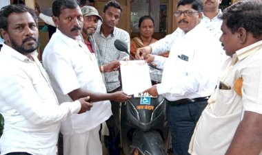 *प्रहार अपंग क्रांती आंदोलन संघटनेच्या वतीने पंढरपूर पंचायत समितीला व तहसील कार्यालयास टाळे ठोकण्याचा इशारा...!*   *ग्रामपंचायतच्या वार्षिक निधीतून पाच टक्के निधी दिव्यांगांना अदा करण्याची मागणी.*